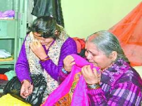 Jewelery and cash stolen from home